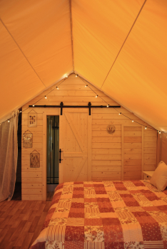 Сафари-тент с горячим чаном на террасе(вид на озеро) — фото 6