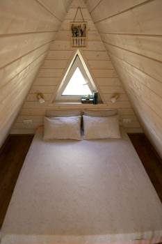 Дом (зелёный) с панорамным видом на лес — фото 4