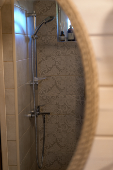 Дом (зелёный) с панорамным видом на лес — фото 17