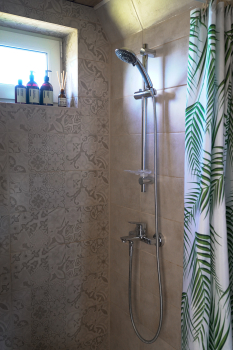 Дом (зелёный) с панорамным видом на лес — фото 19