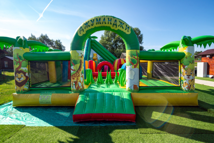 Дом с русской баней на пруду — фото