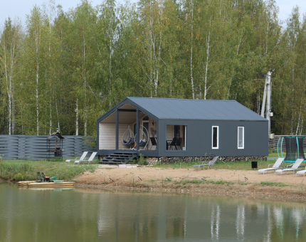 Клуб с домами Загорье — фото