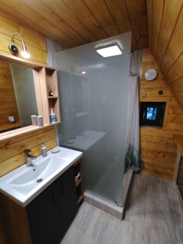 A-frame Семейный + чан. Вид на лес. — фото 11