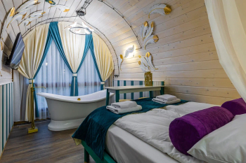 Дилижанс "Сказочное Бали", 2х-местный бутик-номер с ванной  фото — фото 4