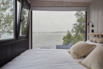 Домик на 2 с видом на озеро — фото 4