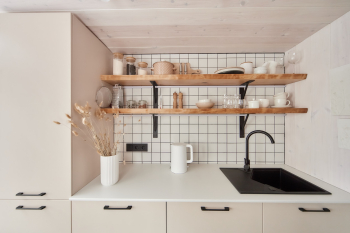 Домик на 2 с видом на озеро и мансардным окном — фото 6