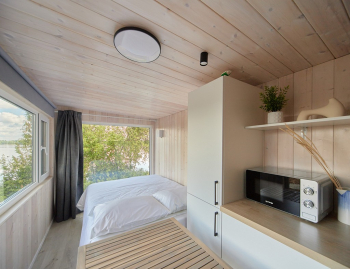 Домик с видом на озеро и сауной  — фото 11