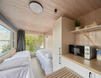 Домик с видом на озеро и сауной  — фото 4