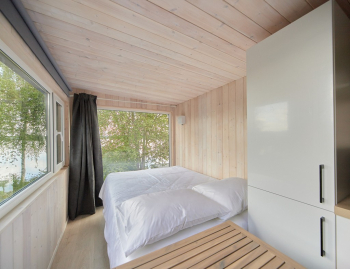 Домик с видом на озеро и сауной  — фото 12