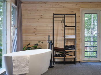 Дом на дереве для двоих с беседкой, мангалом, купелью, баней и ванной с панорамным видом — фото 6