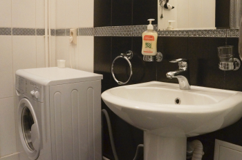 Трехкомнатный коттедж  с верандой — фото 9