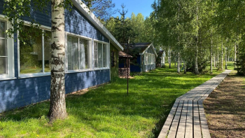 Двухкомнатный коттедж с верандой — фото 1