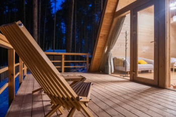 Лодж с террасой и купелью — фото 1