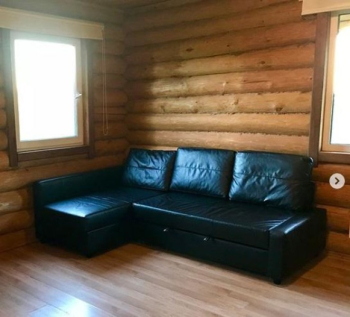 Дом двухэтажный с балконом и камином — фото 5