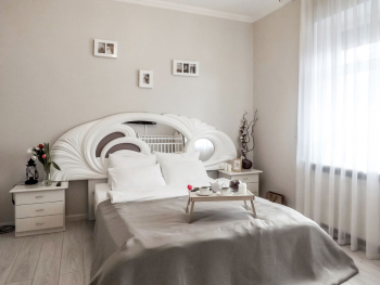 Дом с бассейнами и банкетным залом — фото 2