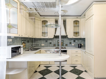 Дом с бассейнами и банкетным залом — фото 7