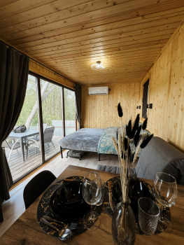 Домик с террасой на крыше у воды  — фото 4