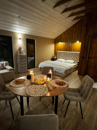 Бэмби Лэнд — фото