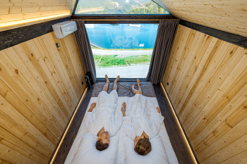 Панорамный эко-коттедж с видом на горы — фото 8